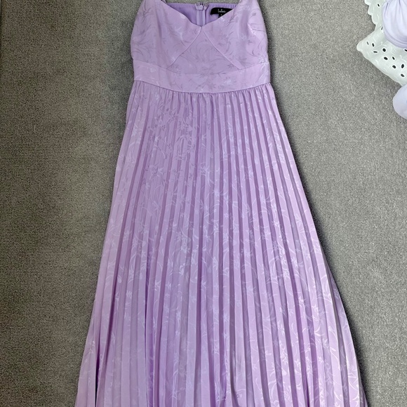 Lulus Regal Romance Lavender Floral Pleated Satin Midi Dress- Size S - Picture 3 of 7